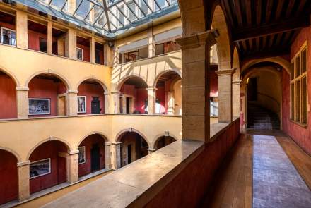 Cour des Loges · Restaurant Vieux Lyon · 5e arrondissement