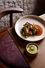 Cour des Loges · Restaurant Vieux Lyon · 5e arrondissement